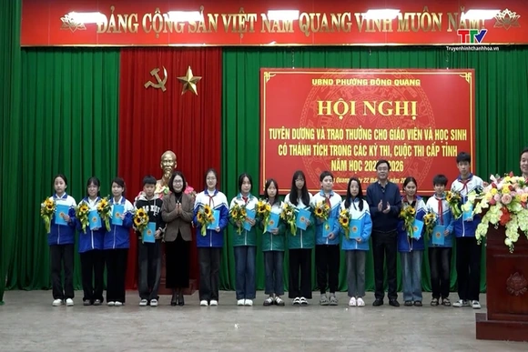 Phường Đông Quang tuyên dương giáo viên, học sinh tiêu biểu năm học 2025 - 2026