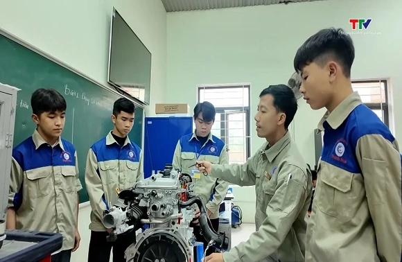 Trung học nghề - bậc học mới chú trọng kỹ năng và định hướng nghề nghiệp sớm