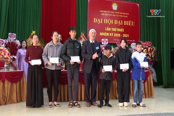 Đại hội đại biểu Hội Khuyến học xã Thọ Ngọc lần thứ nhất và trao thưởng cho học sinh giỏi