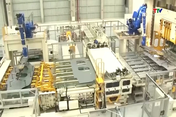 Cán cân thương mại thâm hụt hơn 3,2 tỷ USD ngay đầu năm