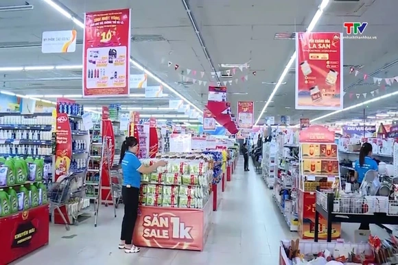 Thị trường bán lẻ sôi động cuối năm