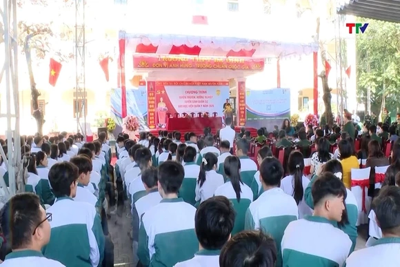 Tuyên truyền, hướng nghiệp tuyển sinh quân sự tại Trường THPT Ba Đình, Thanh Hóa
