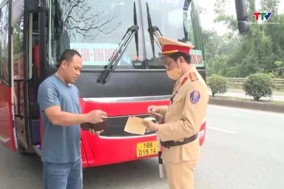 Tăng cường quản lý xe khách giường nằm hai tầng