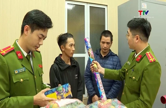 Siết chặt quản lý vũ khí, vật liệu nổ, công cụ hỗ trợ và pháo trước thềm Tết nguyên đán
