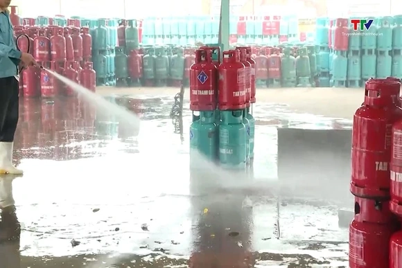 Giá gas bán lẻ tháng 2 tiếp tục tăng