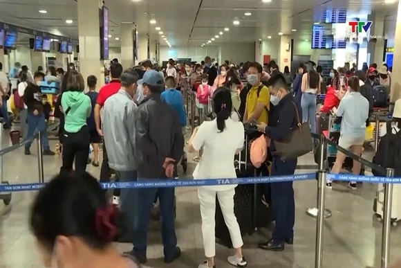Dịp Tết Bính Ngọ 2026, Sân bay Tân Sơn Nhất dự kiến đón 145.000 hành khách mỗi ngày