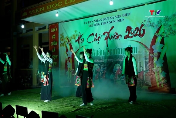 Rộn ràng mừng Đảng - mừng xuân nơi biên giới Sơn Điện