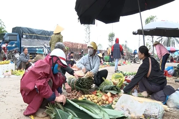 Nhộn nhịp phiên chợ Tết