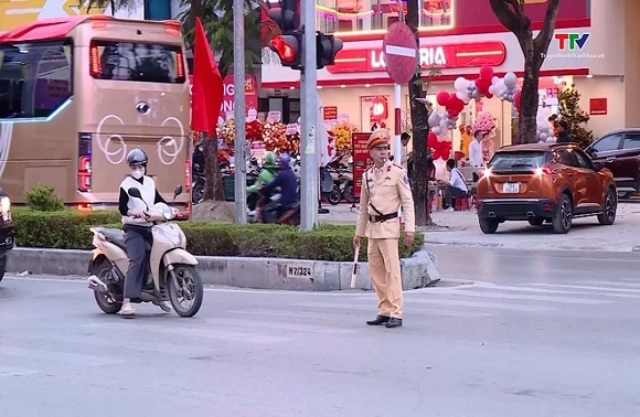 Chống ùn tắc giao thông dịp cuối năm