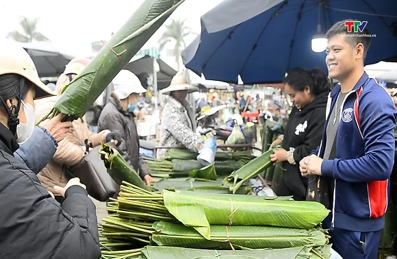 Lá dong, lạt giang rộn ràng về phố