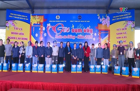 Doanh nghiệp chăm lo Tết cho người lao động