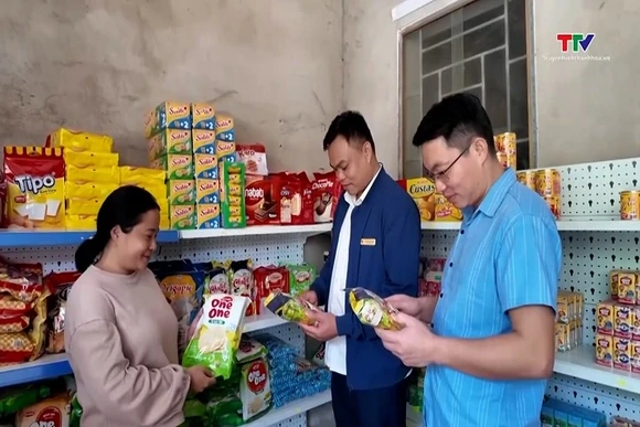 Quản lý hàng hóa khu vực biên giới dịp cận Tết