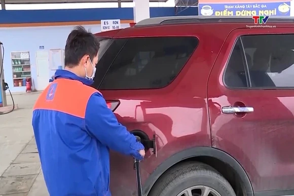 Đảm bảo nguồn cung xăng dầu phục vụ đi lại dịp Tết Nguyên đán