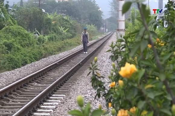 Đảm bảo trật tự giao thông tại các đường ngang qua đường sắt