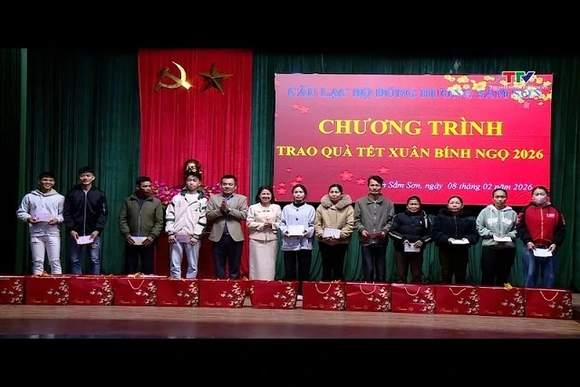 Câu lạc bộ đồng hương Sầm Sơn trao quà Tết Xuân Bính Ngọ 2026