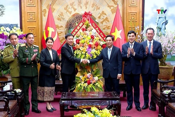 Đoàn đại biểu cấp cao tỉnh Hủa Phăn thăm, chúc Tết Đảng bộ và Nhân dân tỉnh Thanh Hóa
