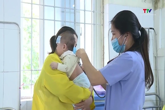 Cảnh giác với bệnh sởi bùng phát ở trẻ em