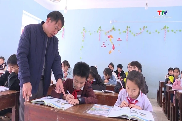 Nỗ lực chăm lo cho học sinh vùng biên giới