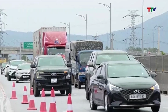 Tăng cường tuần lưu, đảm bảo giao thông trên tuyến đường bộ cao tốc