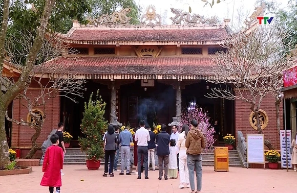 Các di tích lịch sử, văn hóa thu hút du khách trong ngày đầu năm