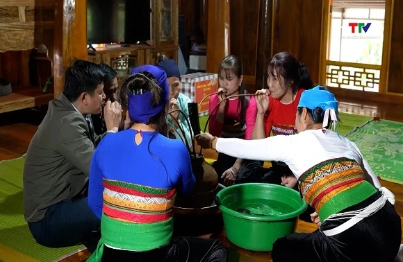 Xuân về trên bản tái định cư