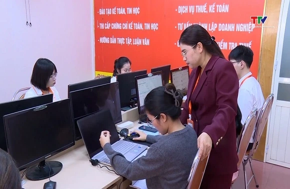 Hỗ trợ hộ kinh doanh kê khai thuế năm 2026