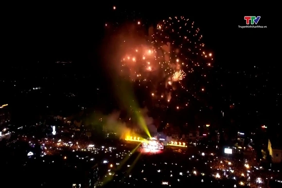Người dân Thanh Hoá hân hoan chào đón năm mới Bính Ngọ 2026