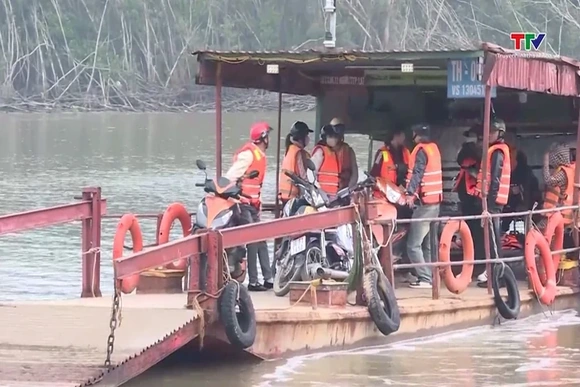 Siết chặt kiểm soát giao thông đường thủy dịp tết