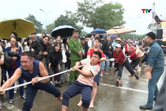 Xã Tống Sơn sôi nổi văn nghệ, trò chơi dân gian mừng Xuân