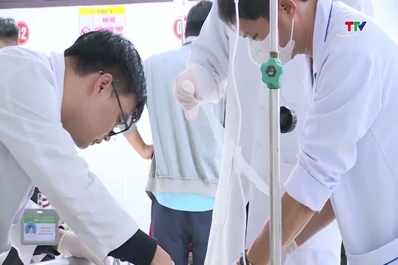 Cảnh báo về tai nạn giao thông và pháo nổ