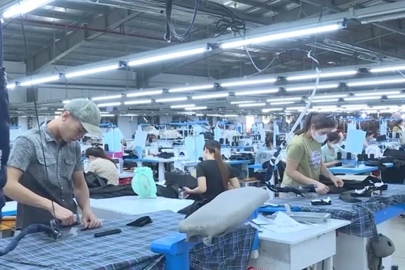 Nhiều doanh nghiệp nhận đơn hàng kín hết tháng 4