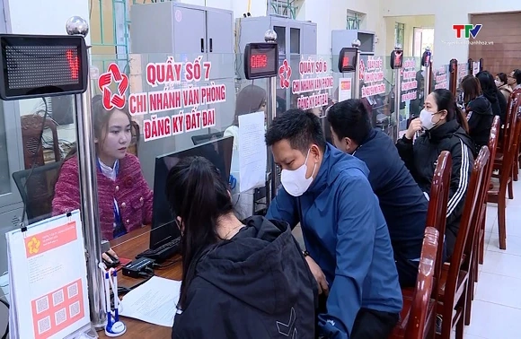 Tăng tốc giải quyết thủ tục hành chính sau Tết Nguyên đán