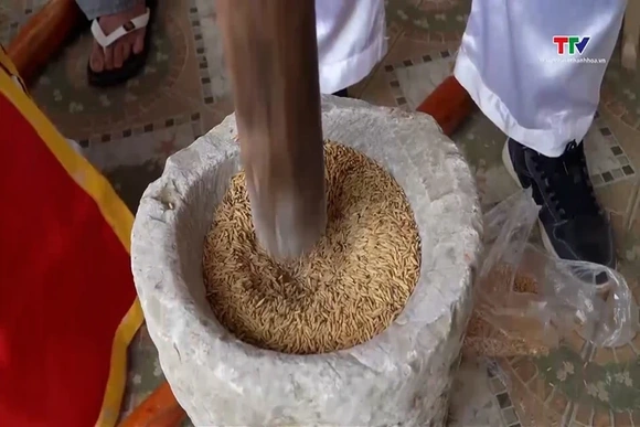 Sôi nổi lễ hội Đình Cơm Thi tại xã Hoạt Giang