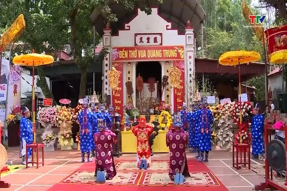 Tưng bừng Lễ hội Quang Trung tại phường Tĩnh Gia