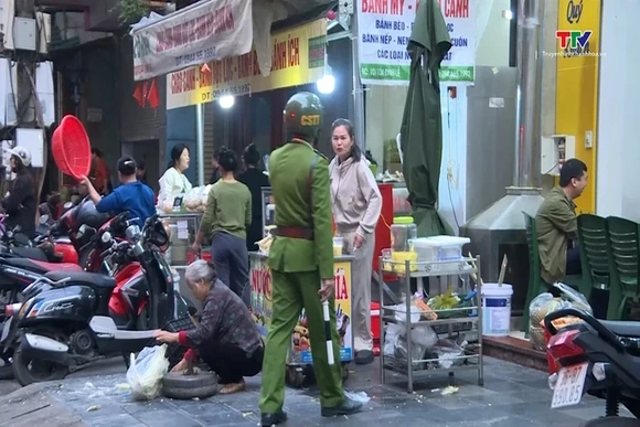 Tiếp tục giải tỏa chợ cóc, chợ tạm