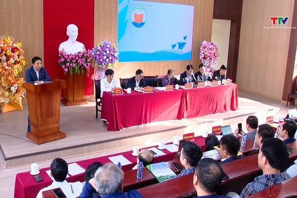 Phấn đấu đưa trường THPT chuyên Lam Sơn trở thành biểu tượng về giáo dục mũi nhọn