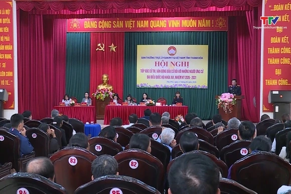 Các ứng cử viên đại biểu Quốc hội khoá XVI tiếp xúc cử tri đơn vị bầu cử số 5