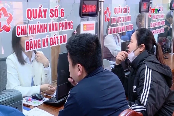 Tuyệt đối không yêu cầu người dân nộp bản giấy đối với những thông tin đã có trong cơ sở dữ liệu