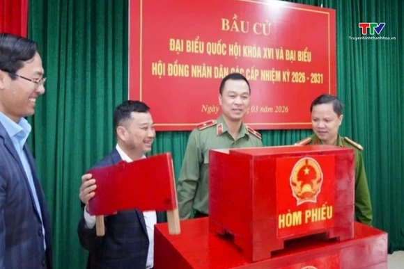 Giám đốc Công an tỉnh kiểm tra công tác chuẩn bị bầu cử tại phường Trúc Lâm và Hải Lĩnh