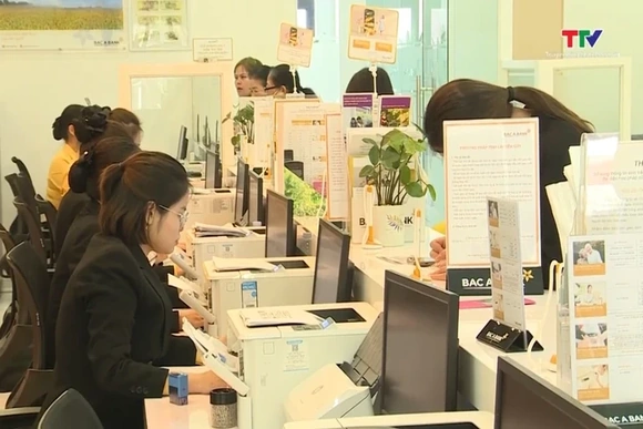 Ngành ngân hàng trước áp lực thanh khoản và lãi suất tăng