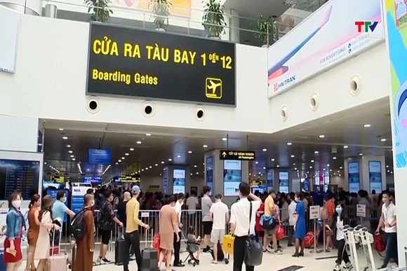 Hàng không Việt Nam tìm giải pháp ứng phó giá nhiên liệu tăng cao