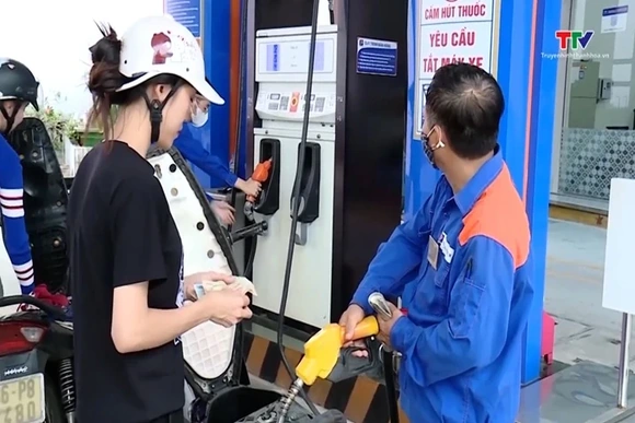 Bộ Công Thương khuyến cáo người dân không mua tích trữ xăng dầu