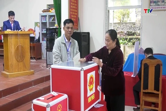 21. 860 cử tri xã Thường Xuân đi bỏ phiếu bầu cử