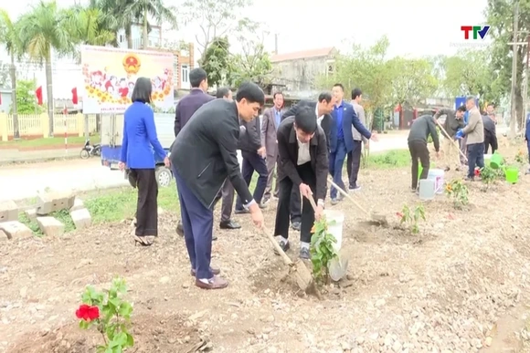 Phát động phong trào “đường tàu, đường hoa”