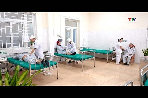 Thu hút, tuyển dụng bác sĩ về tuyến y tế cơ sở