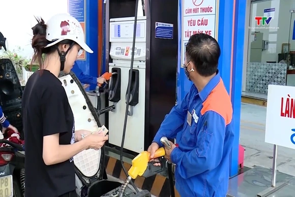 Bộ Công Thương khuyến cáo người dân không mua tích trữ xăng dầu