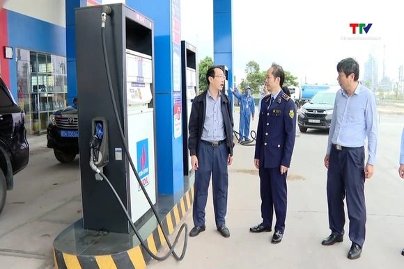 Bảo đảm cung ứng xăng dầu cho sản xuất và tiêu dùng