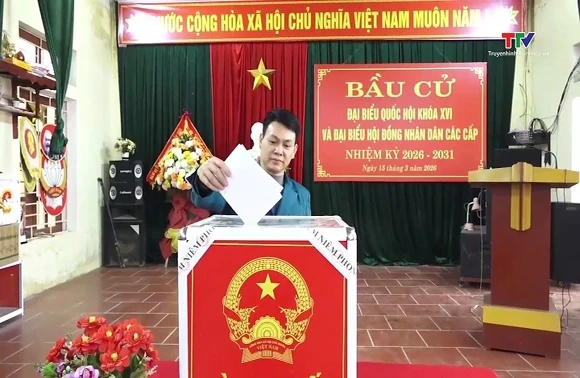 Cử tri xã Cẩm Thủy nô nức tham gia Ngày hội non sông