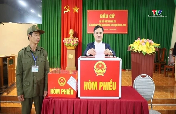 Hơn 15 nghìn cử tri xã Bá Thước đi bầu cử