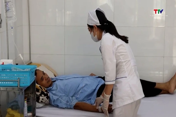 Cảnh báo nguy cơ biến chứng sốt xuất huyết khi nhập viện muộn